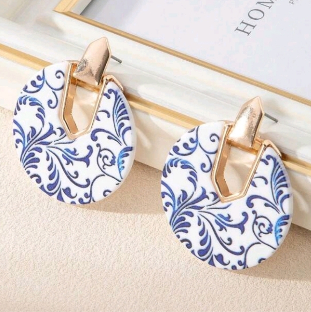 NEW! Porcelain Floral Elegant Round Shape Blue and Gold Earrings - Picture 2 of 5